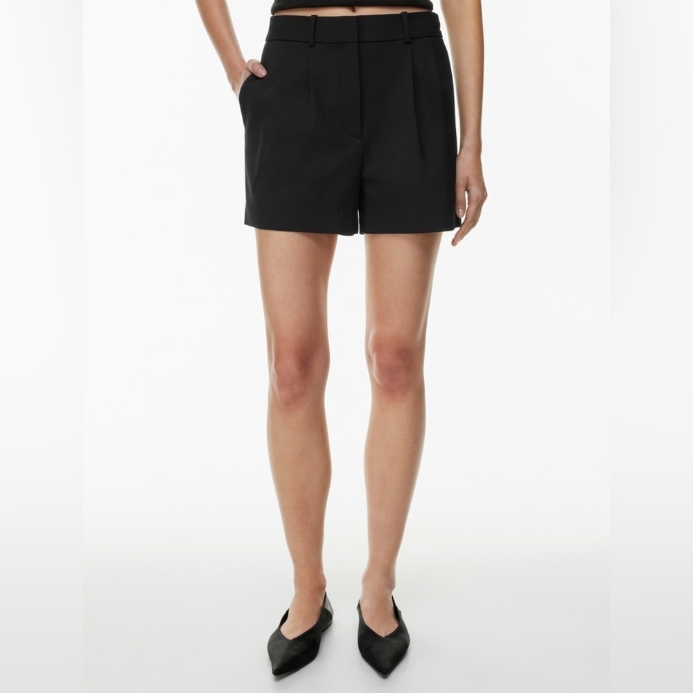 Aritzia Babaton Pleated Mini Short